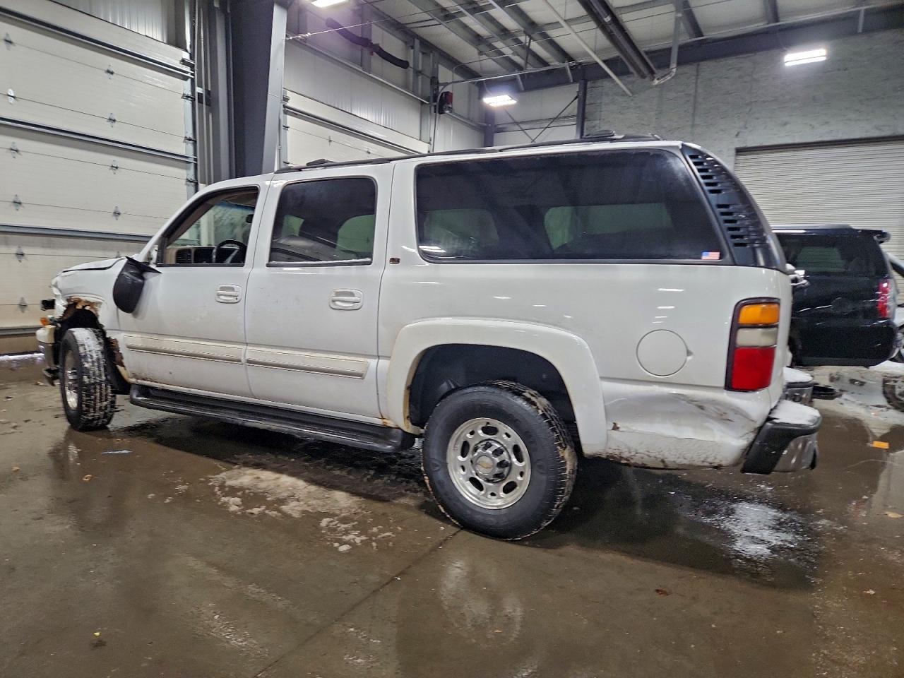 2005 CHEVROLET SUBURBAN K2500 photo 2