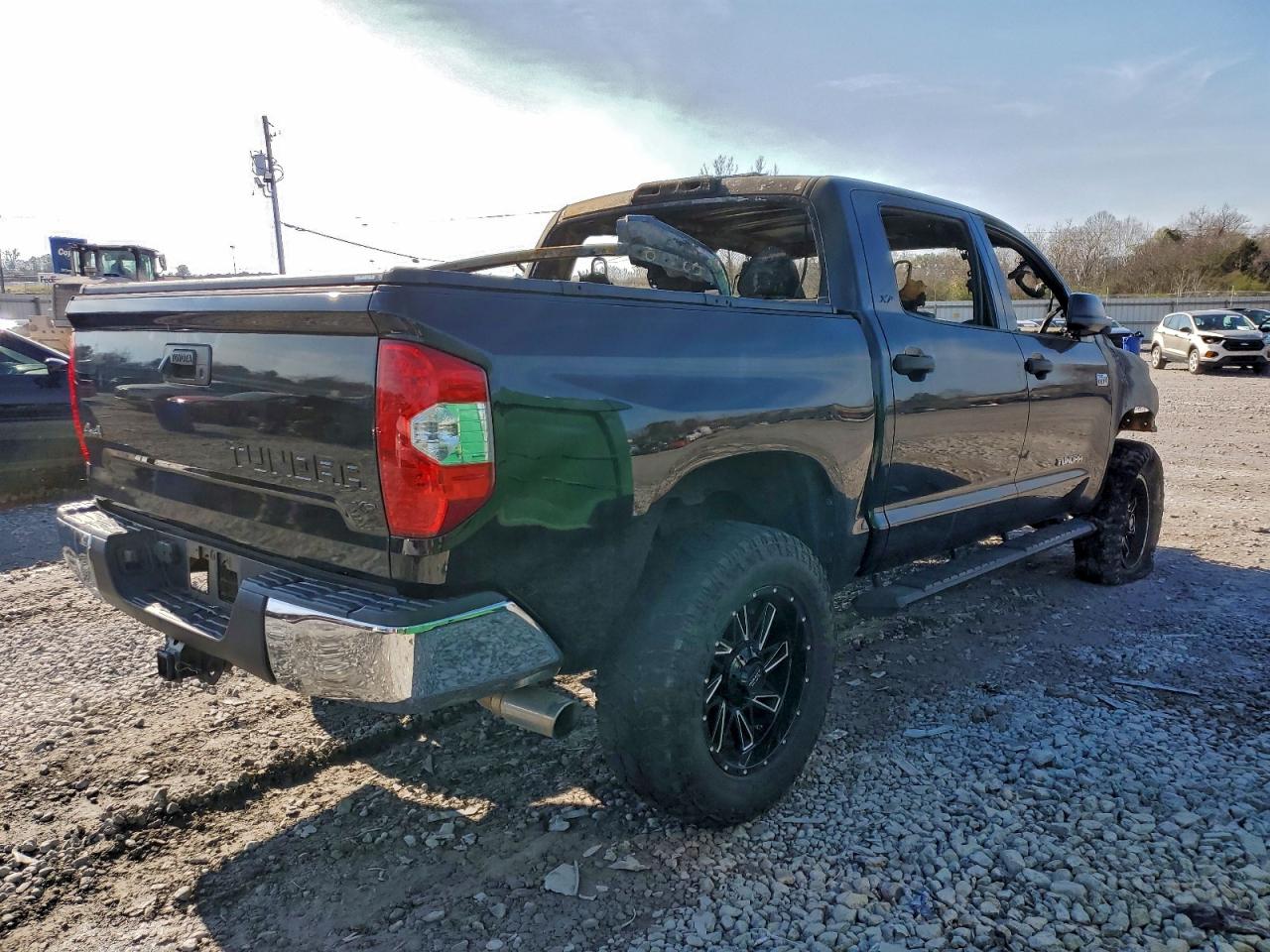2018 TOYOTA TUNDRA CREWMAX SR5 photo 3
