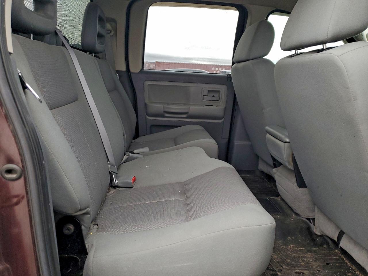 2005 DODGE DAKOTA QUAD SLT photo 10