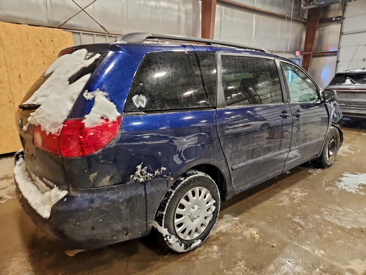 2007 TOYOTA SIENNA CE photo 3