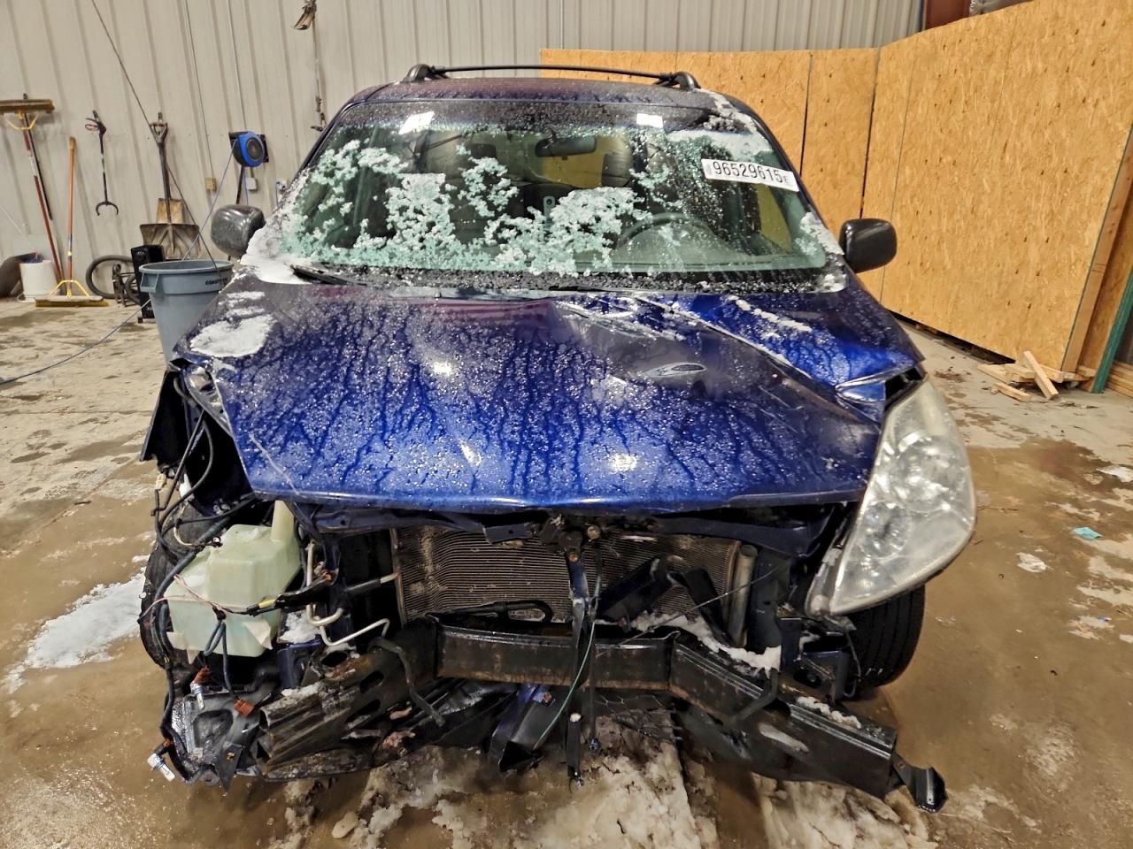 2007 TOYOTA SIENNA CE photo 5
