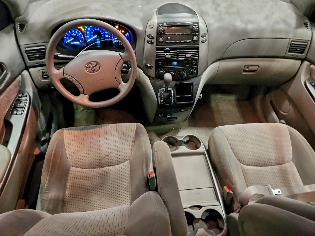 2007 TOYOTA SIENNA CE photo 8