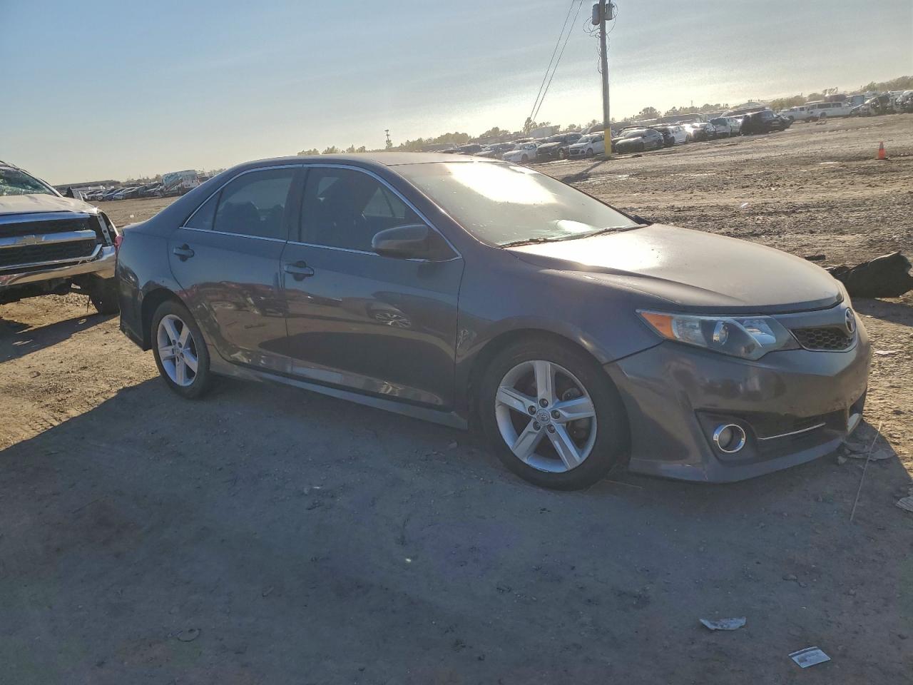 2013 TOYOTA CAMRY L photo 4