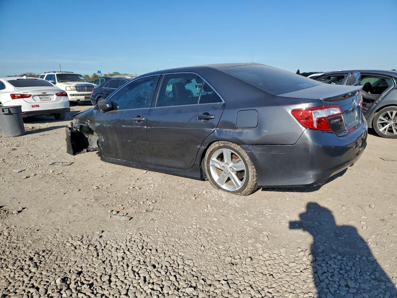 2013 TOYOTA CAMRY L photo 2