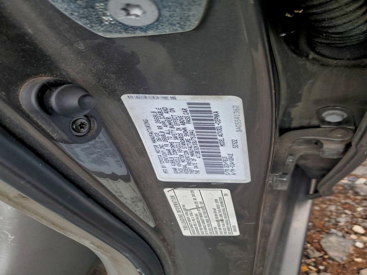 2003 TOYOTA CAMRY photo 12