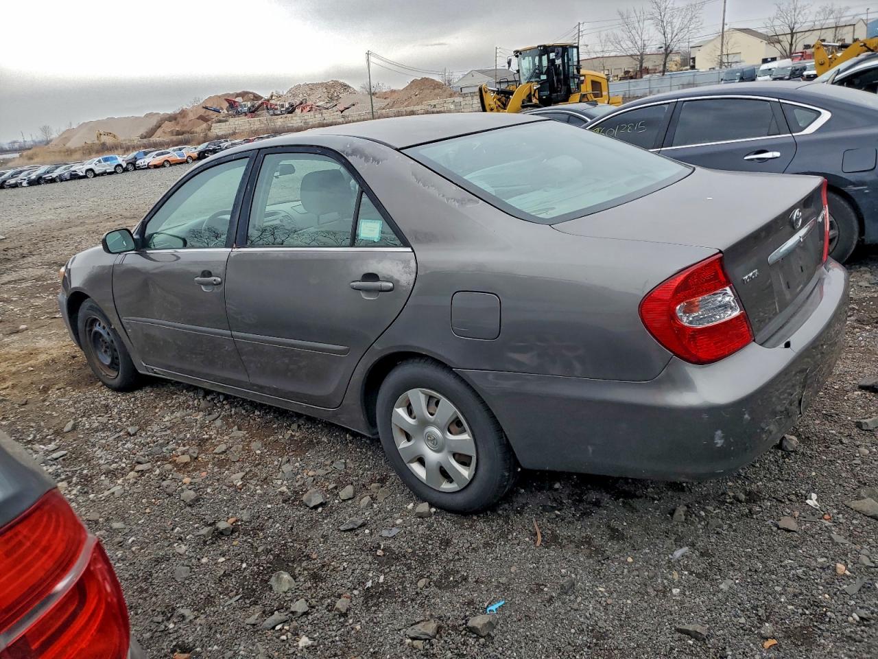 2003 TOYOTA CAMRY photo 2