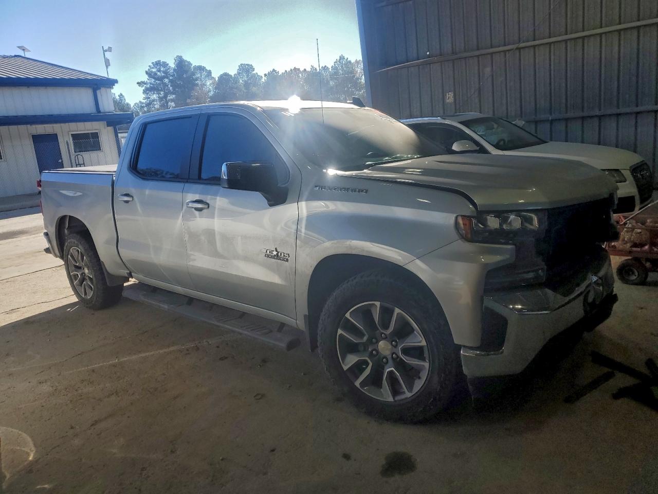 2021 CHEVROLET SILVERADO C1500 LT photo 4