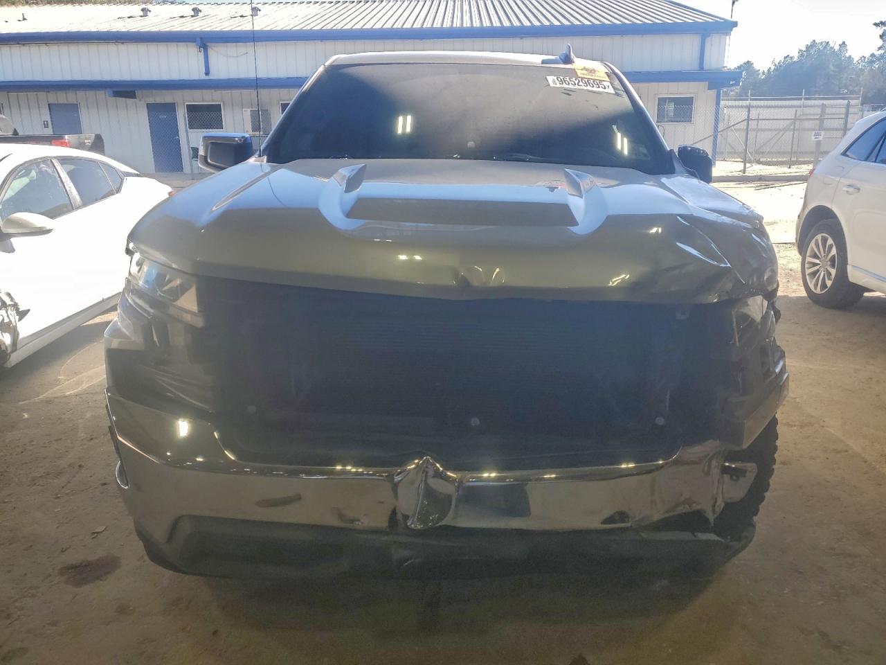 2021 CHEVROLET SILVERADO C1500 LT photo 5