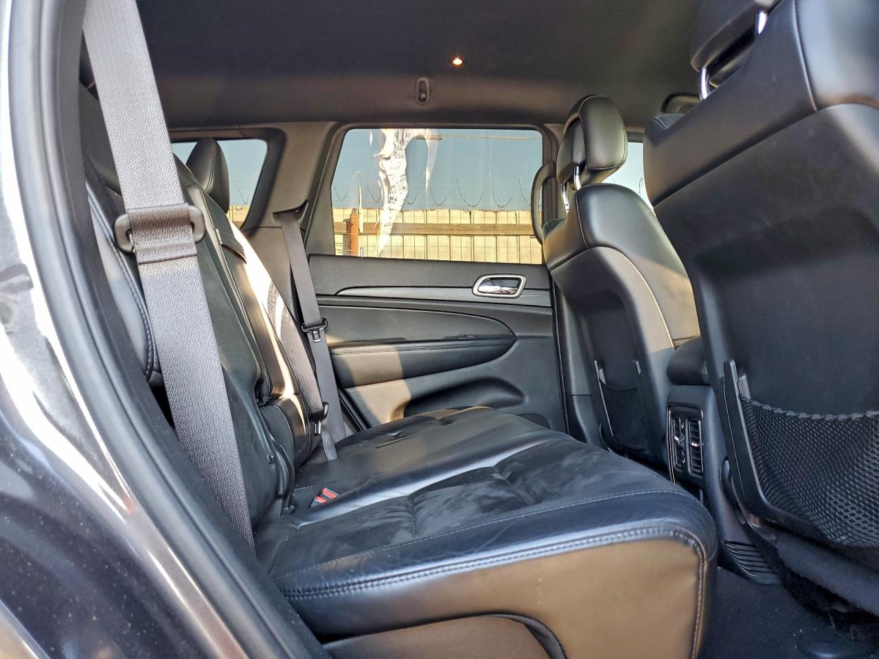 2019 JEEP GRAND CHEROKEE LAREDO photo 11