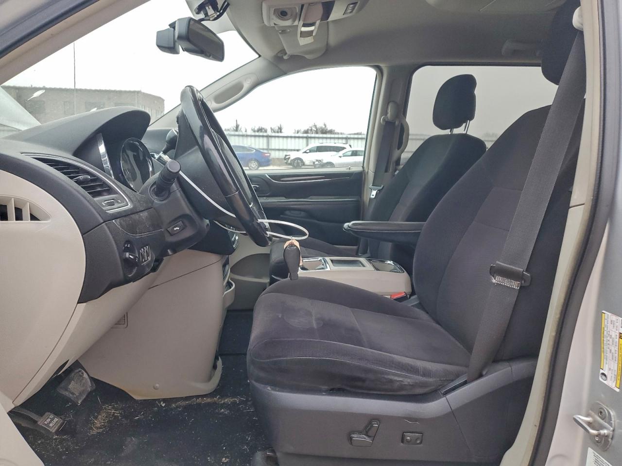 2011 CHRYSLER TOWN & COUNTRY TOURING photo 7