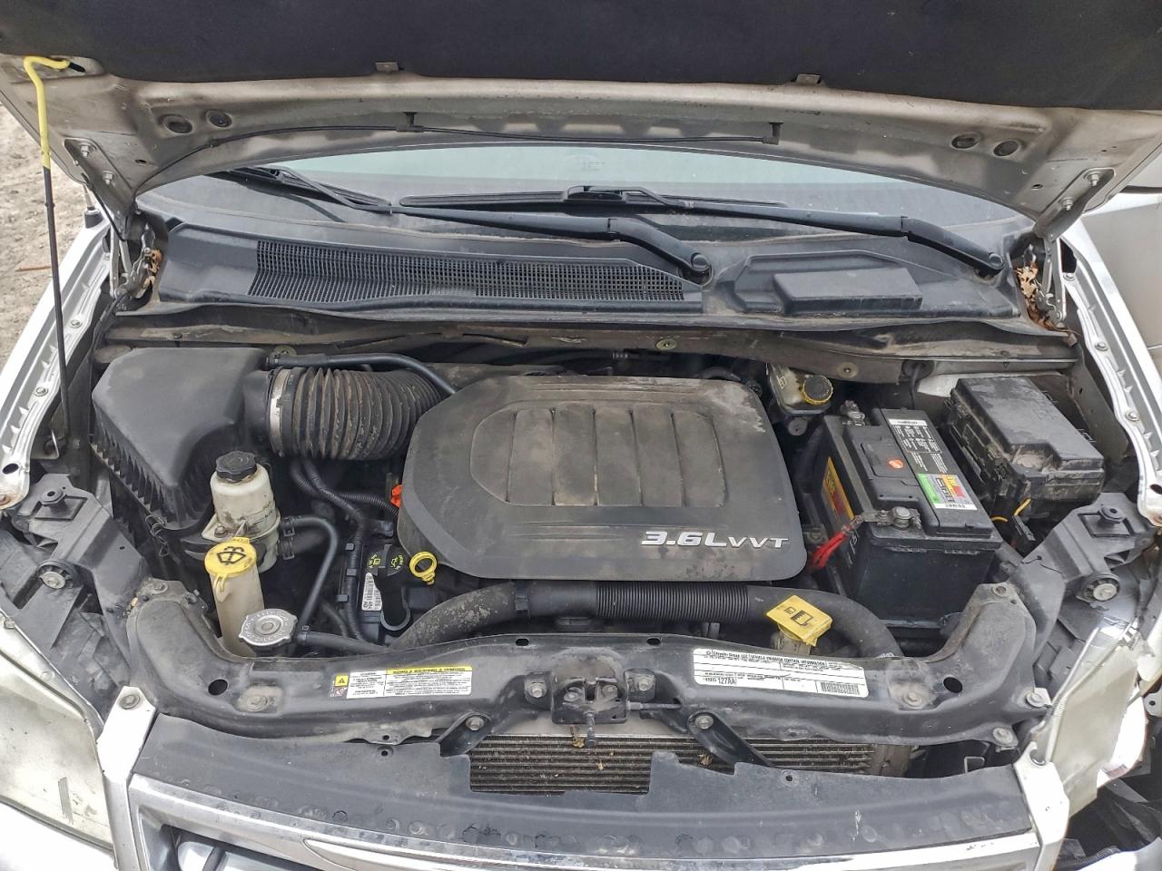2011 CHRYSLER TOWN & COUNTRY TOURING photo 12