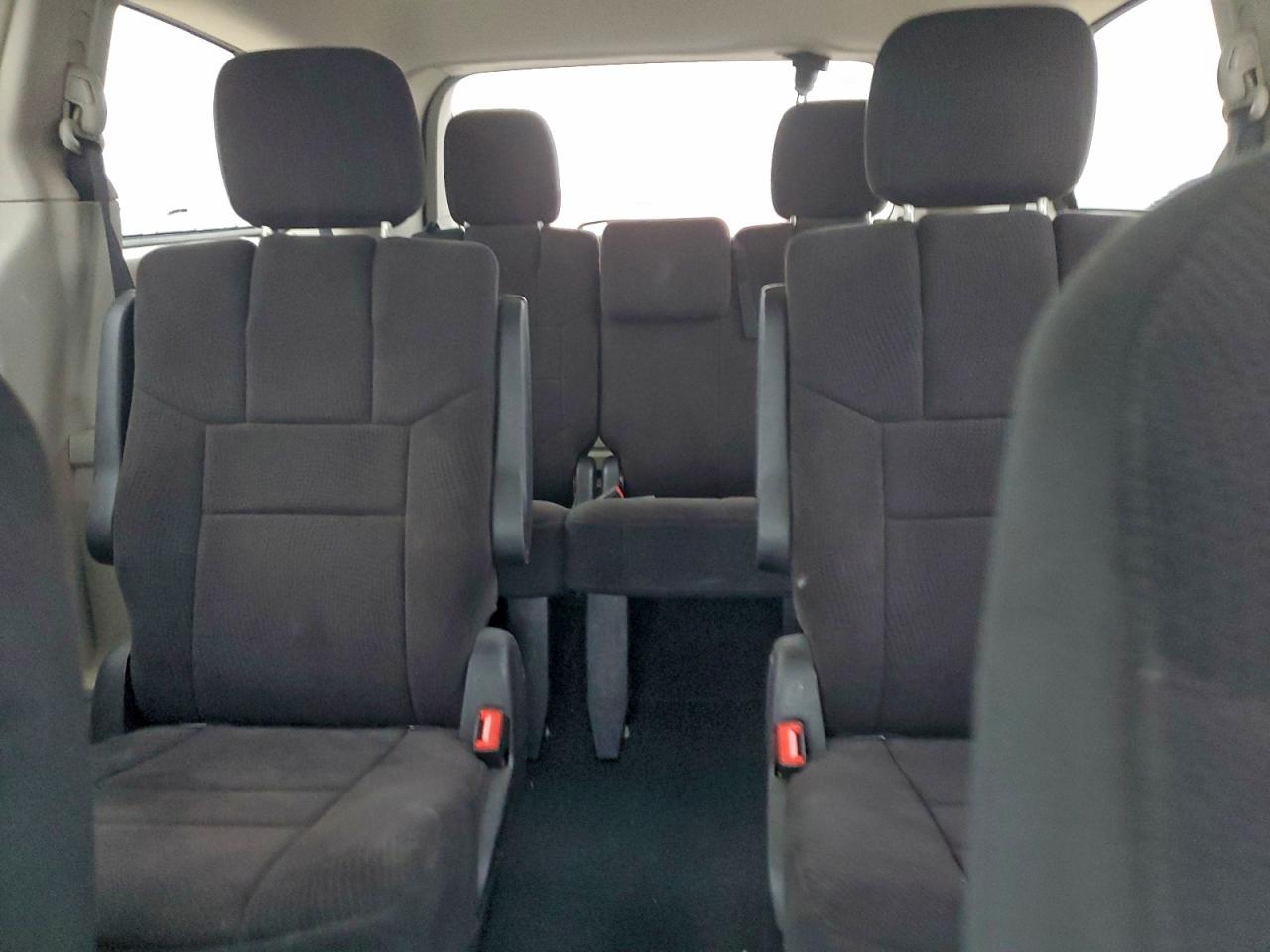 2011 CHRYSLER TOWN & COUNTRY TOURING photo 10