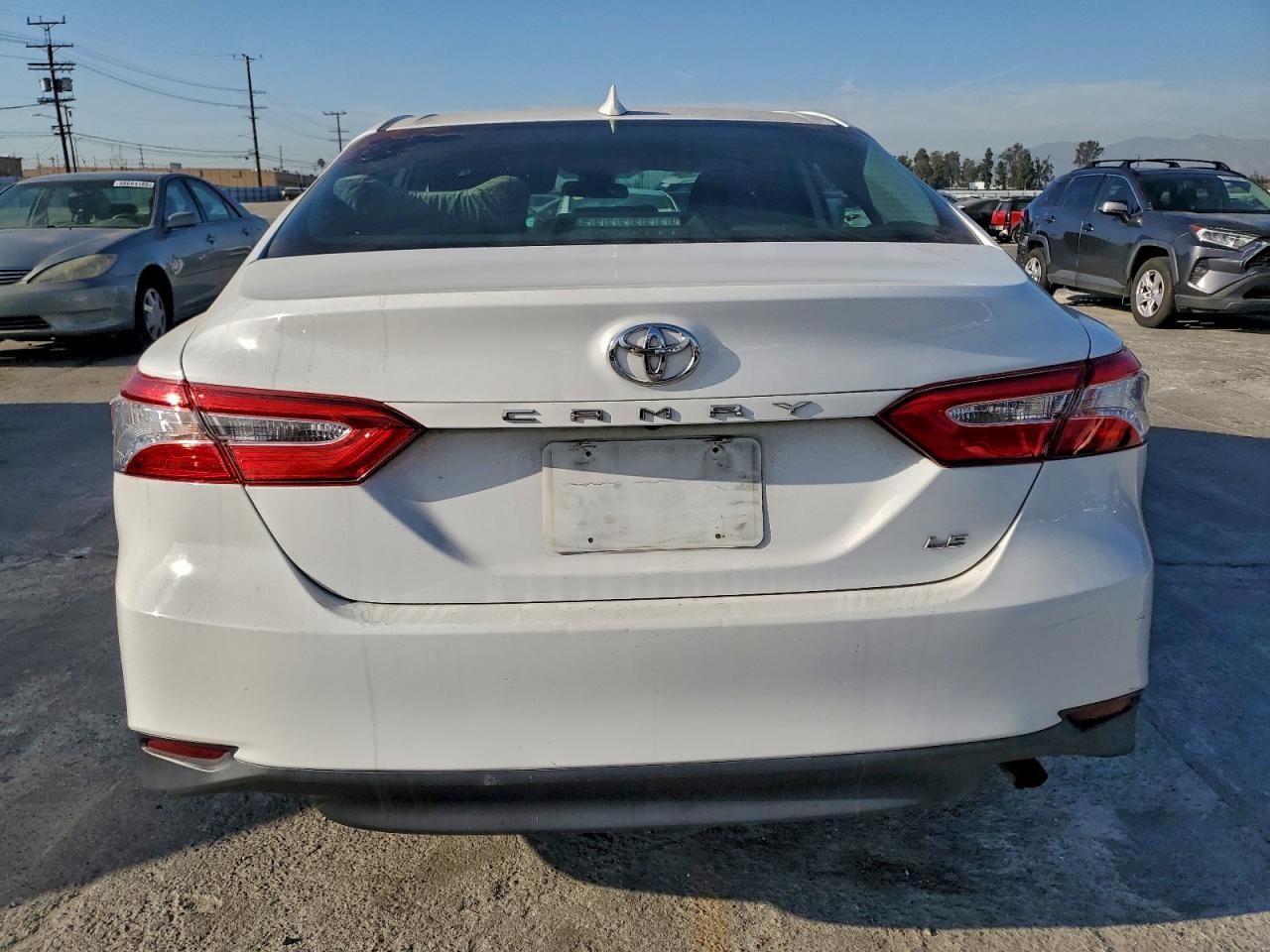 2020 TOYOTA CAMRY LE photo 11
