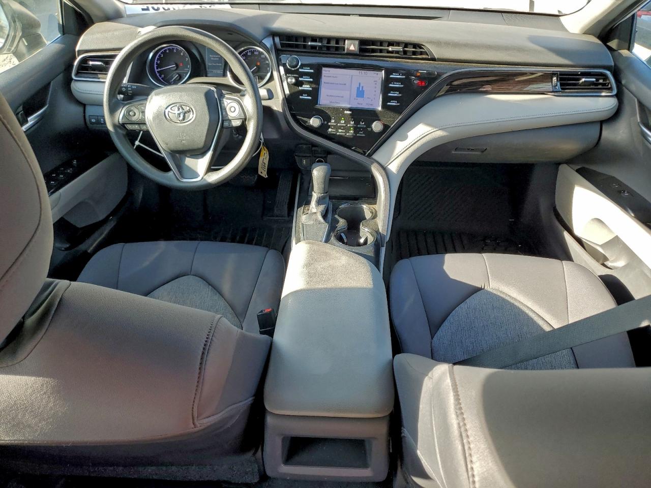 2020 TOYOTA CAMRY LE photo 15