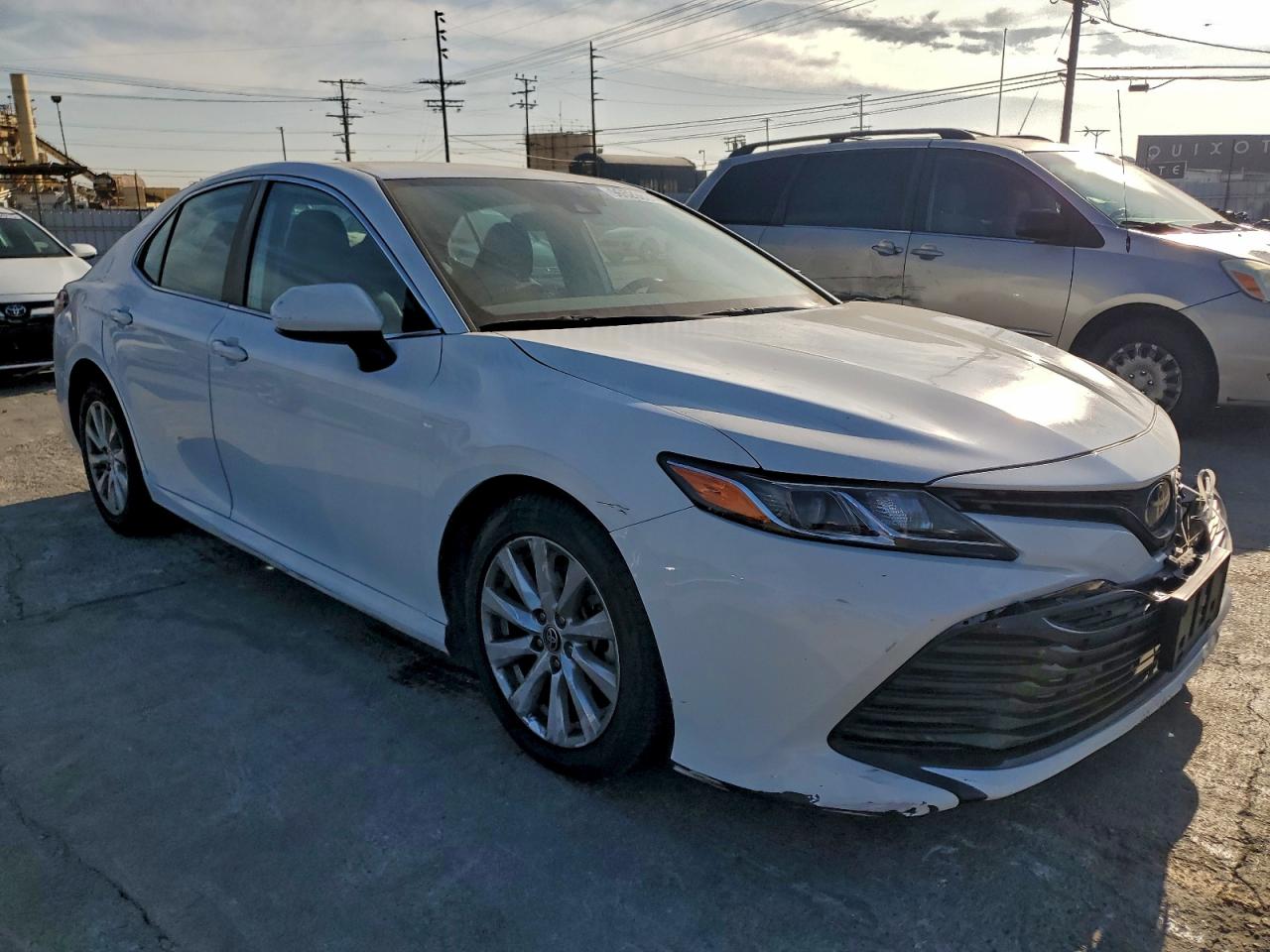 2020 TOYOTA CAMRY LE photo 7