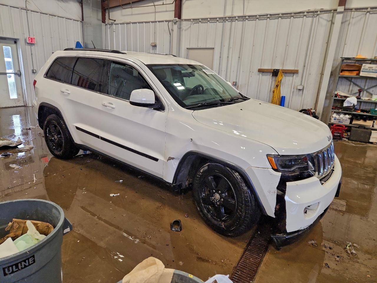 2012 JEEP GRAND CHEROKEE LAREDO photo 4