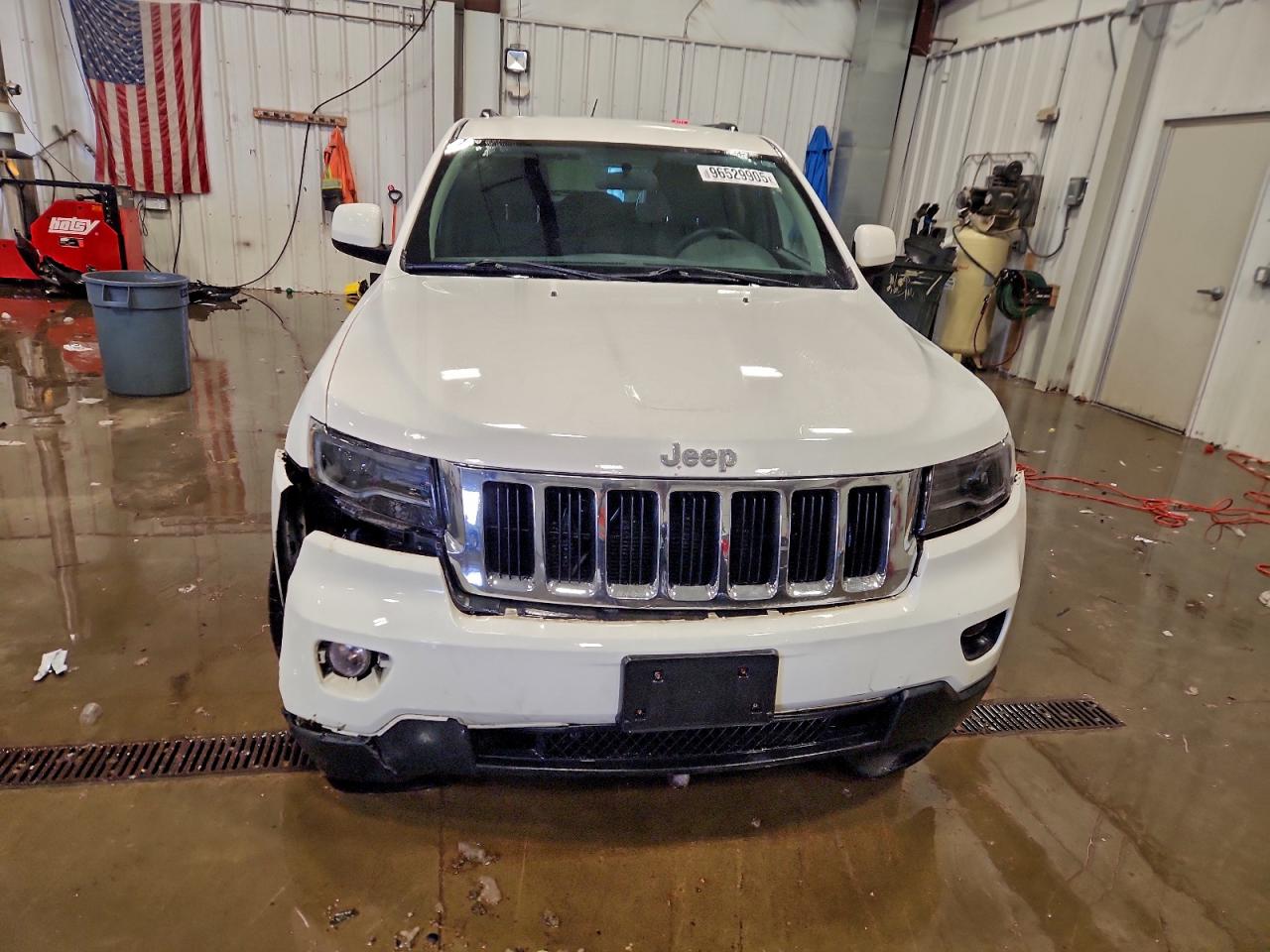 2012 JEEP GRAND CHEROKEE LAREDO photo 5