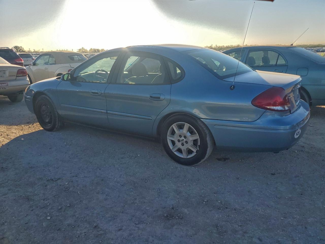 2007 FORD TAURUS SEL photo 2
