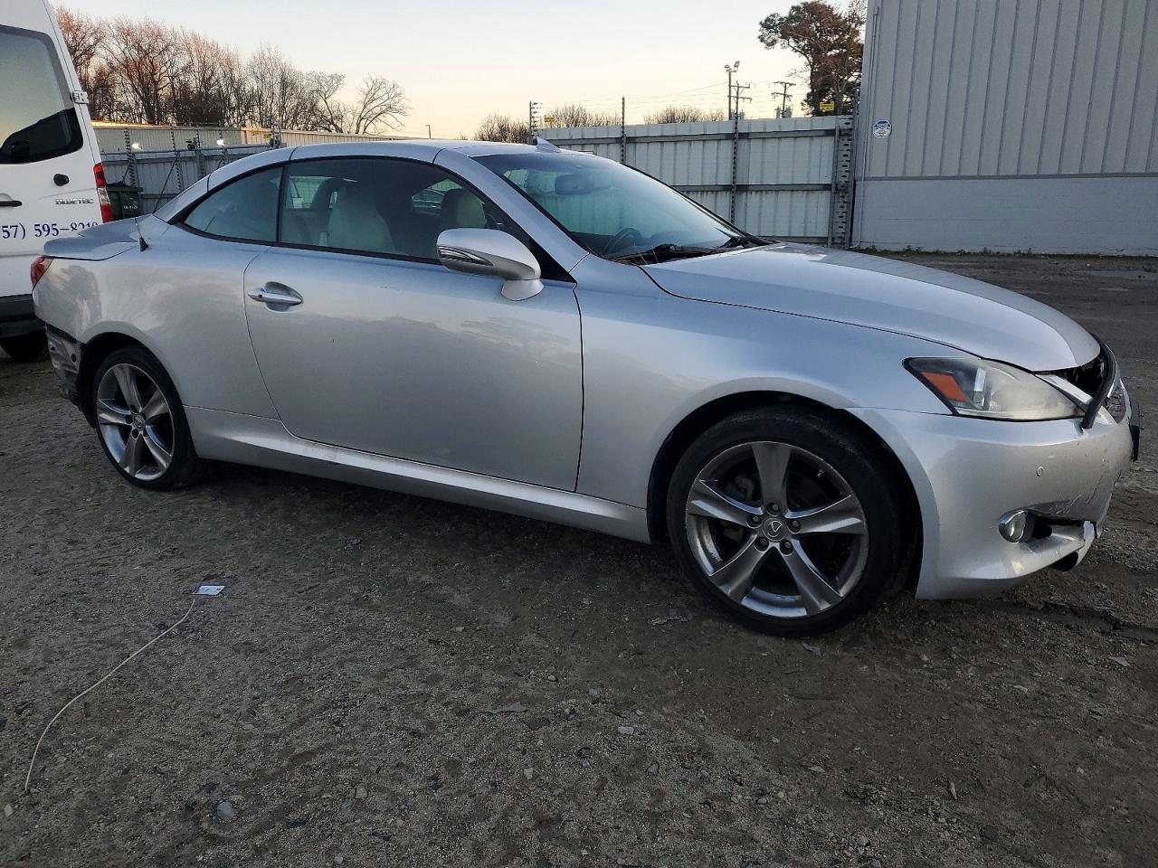 2012 LEXUS IS 250 photo 4