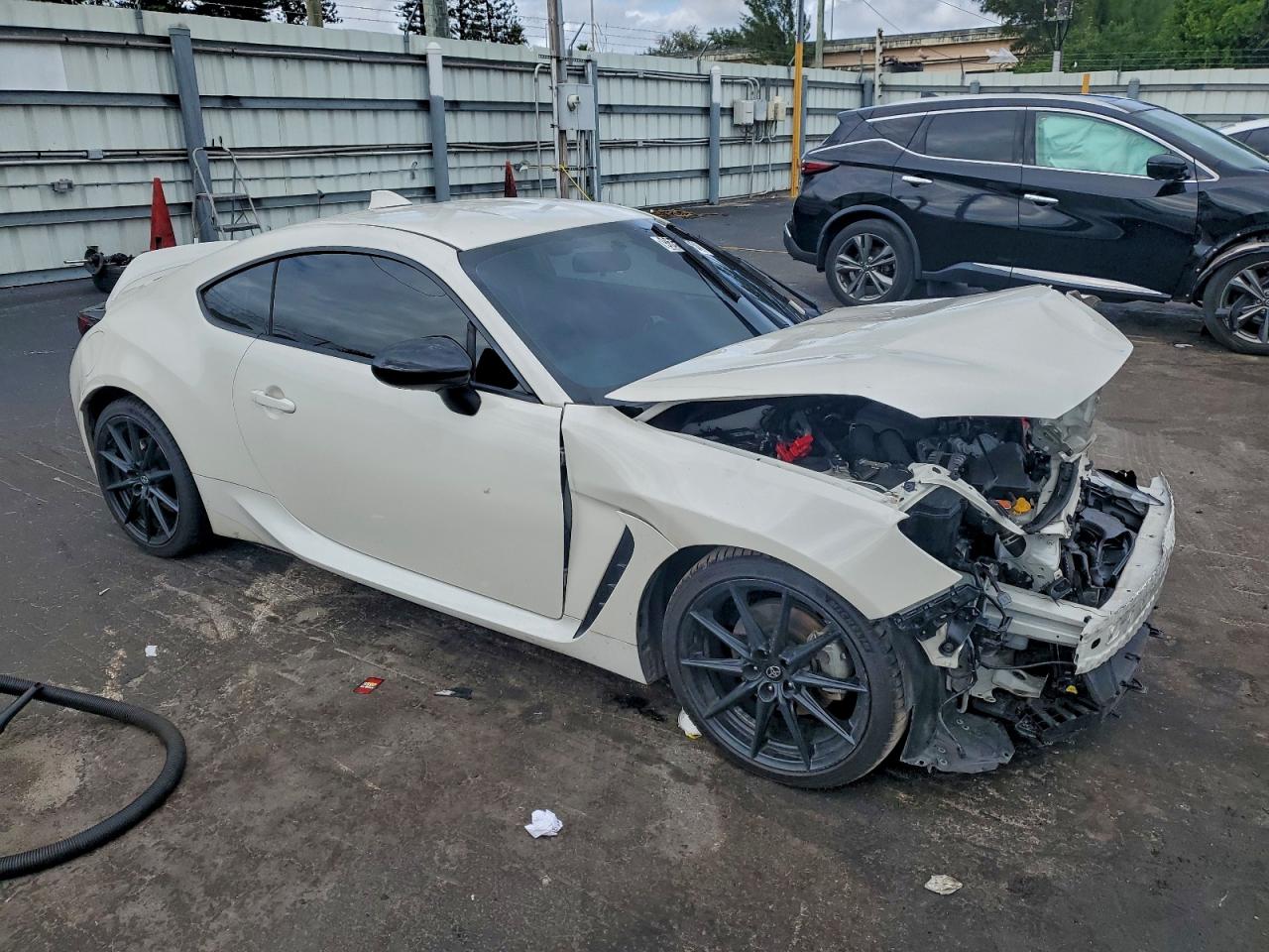 2023 TOYOTA GR 86 PREMIUM photo 4