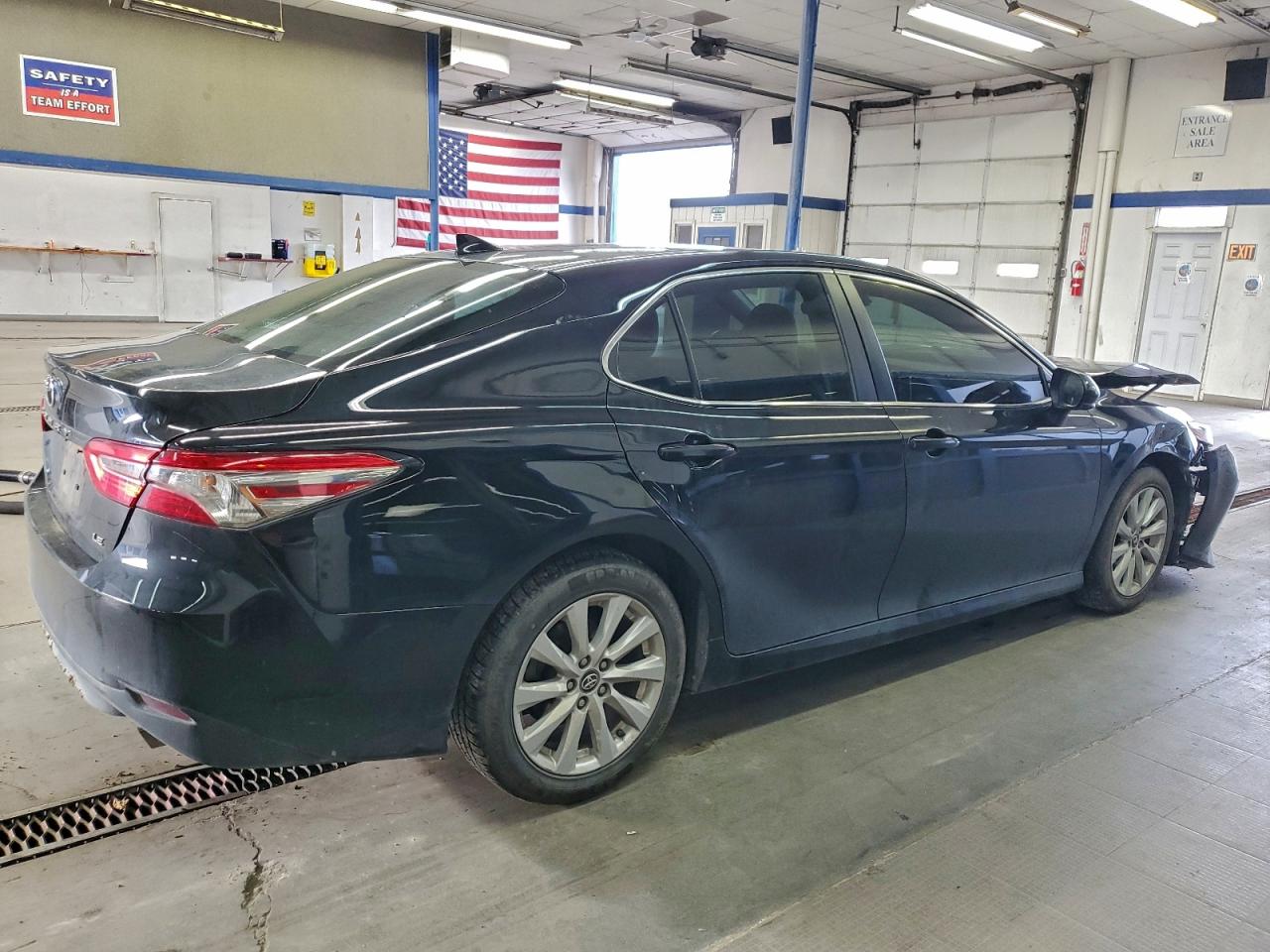 2019 TOYOTA CAMRY L photo 5