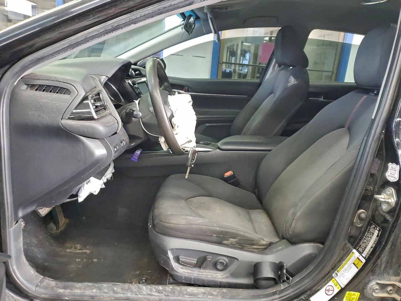 2019 TOYOTA CAMRY L photo 13