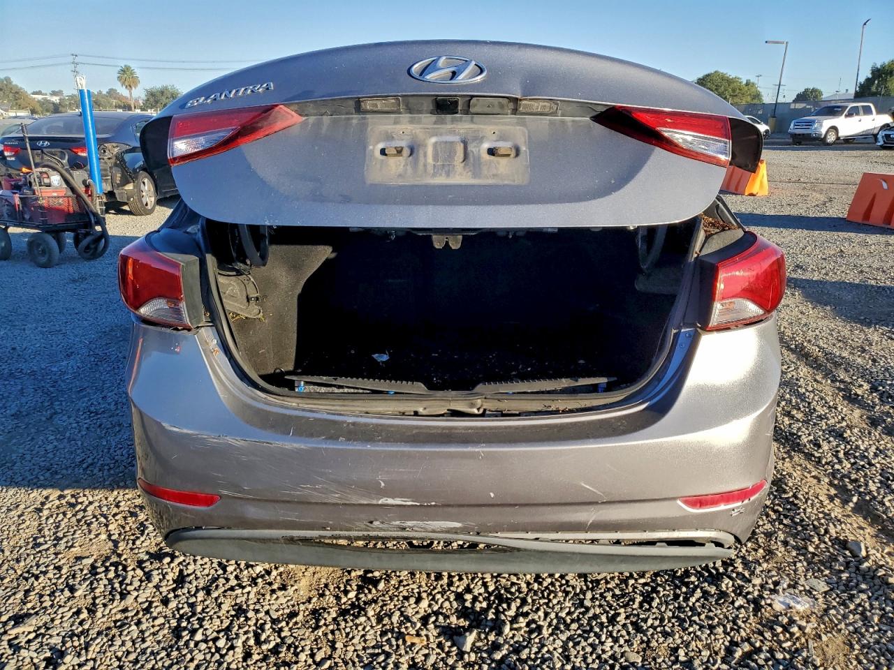2015 HYUNDAI ELANTRA SE photo 11