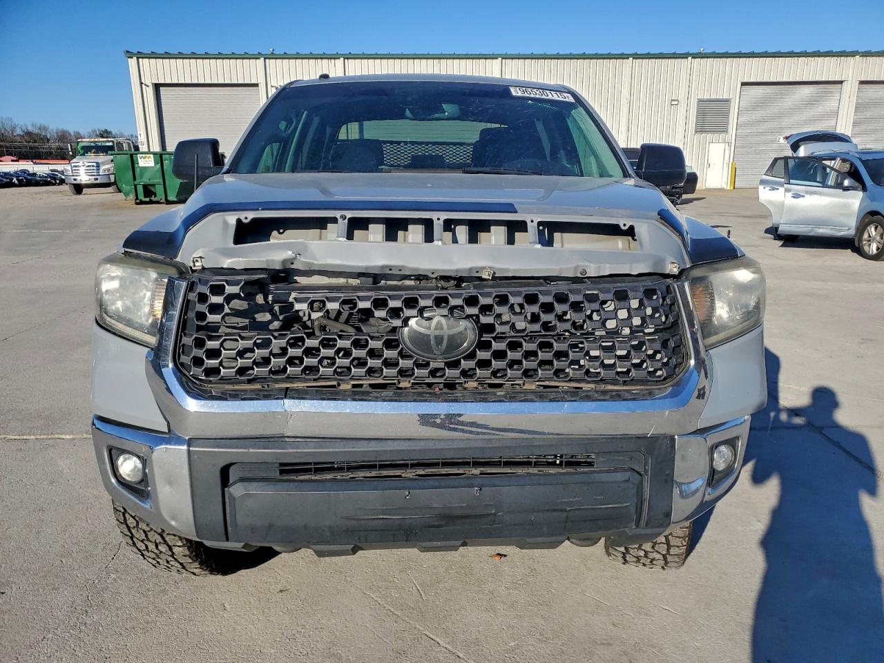 2018 TOYOTA TUNDRA CREWMAX SR5 photo 5