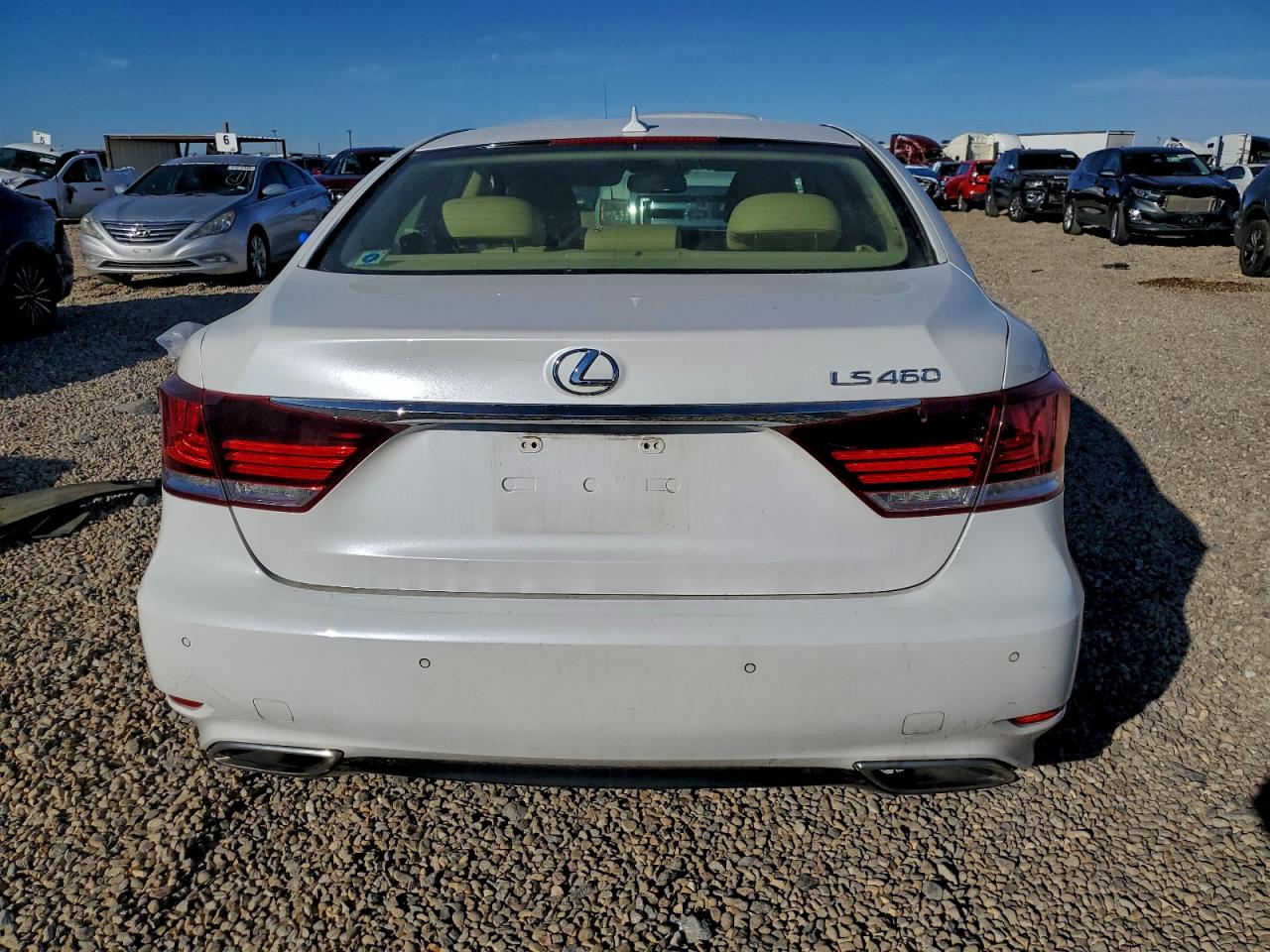 2013 LEXUS LS 460 photo 16