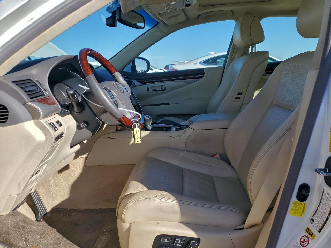 2013 LEXUS LS 460 photo 19