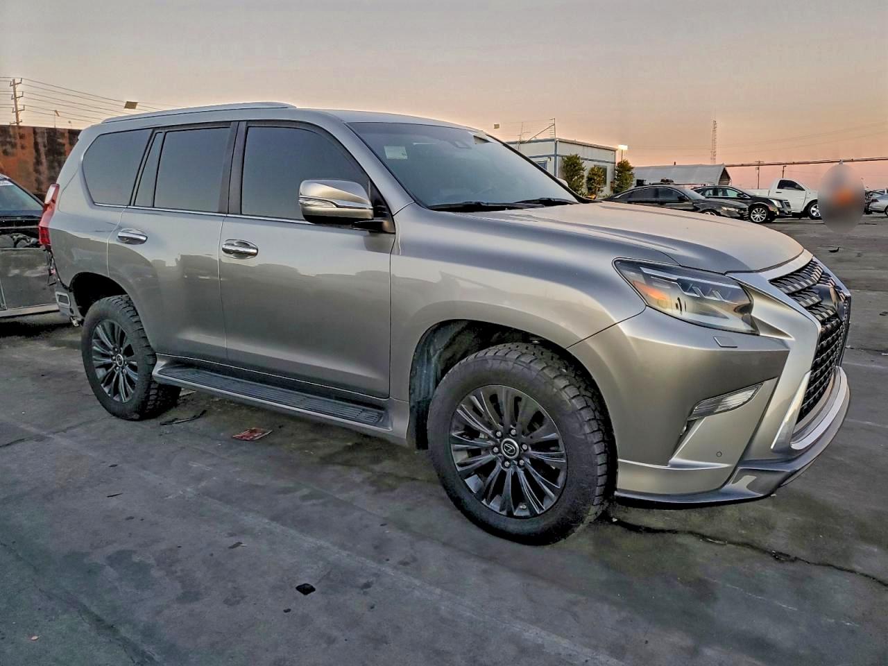 2022 LEXUS GX photo 4