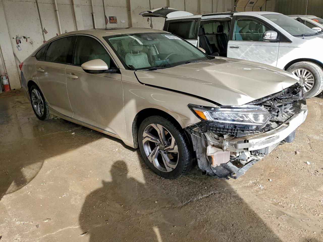 2018 HONDA ACCORD EX photo 10