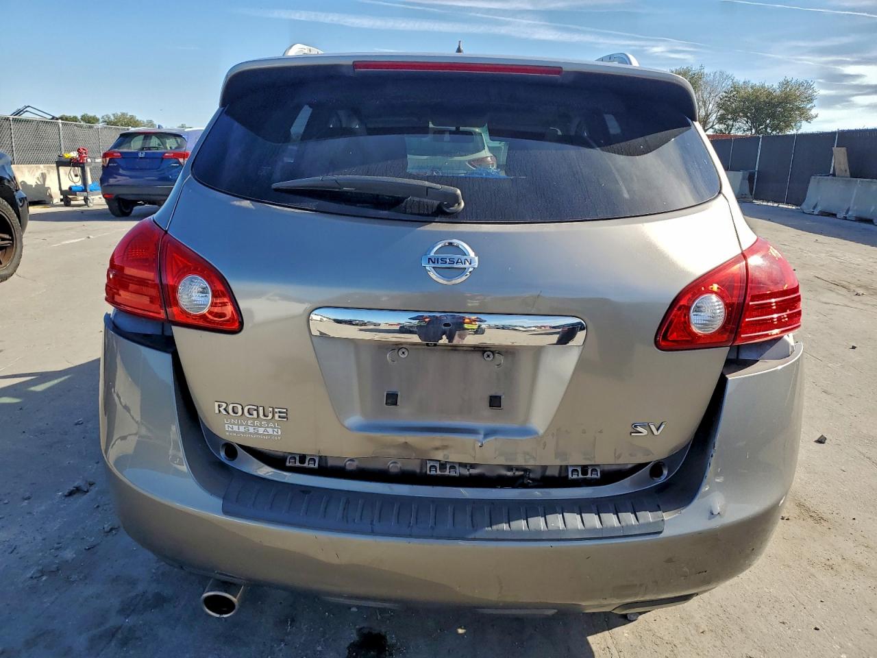 2013 NISSAN ROGUE S photo 6