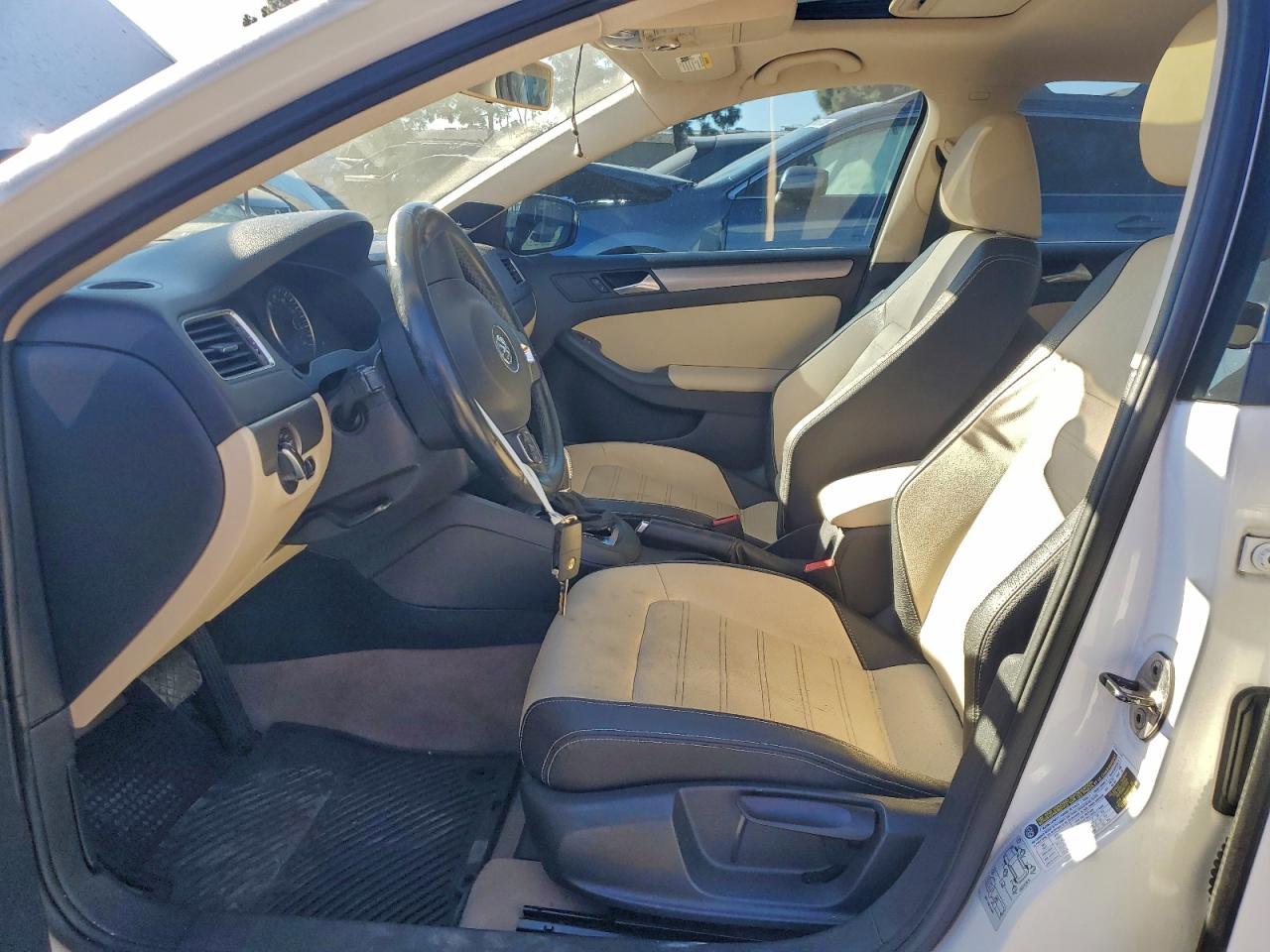 2012 VOLKSWAGEN JETTA SEL photo 7