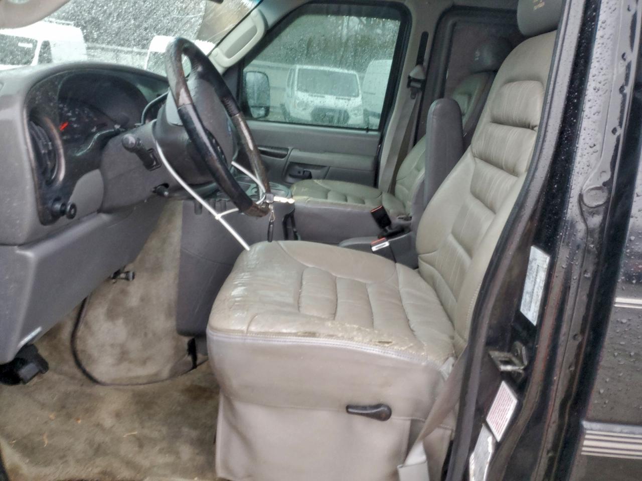 2004 FORD ECONOLINE E150 VAN photo 13