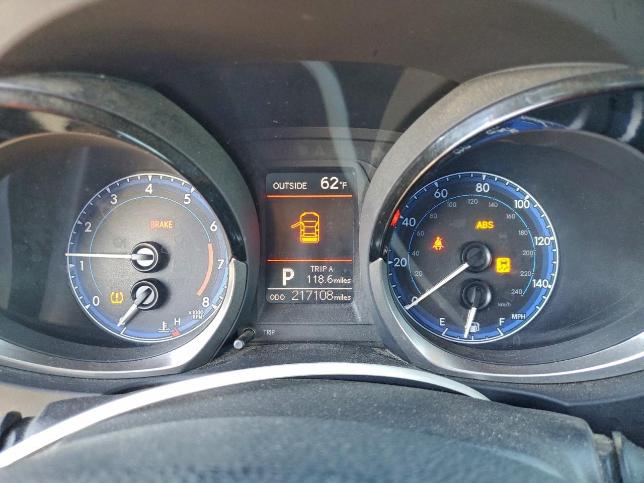2014 TOYOTA COROLLA L photo 17