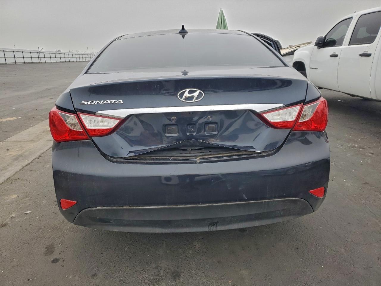 2014 HYUNDAI SONATA GLS photo 11