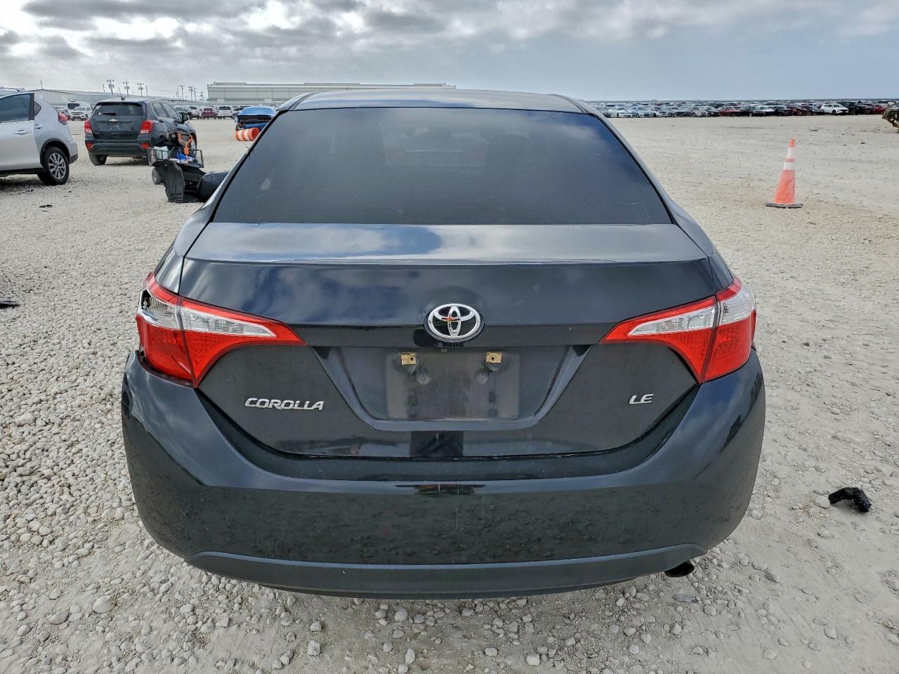 2014 TOYOTA COROLLA L photo 6