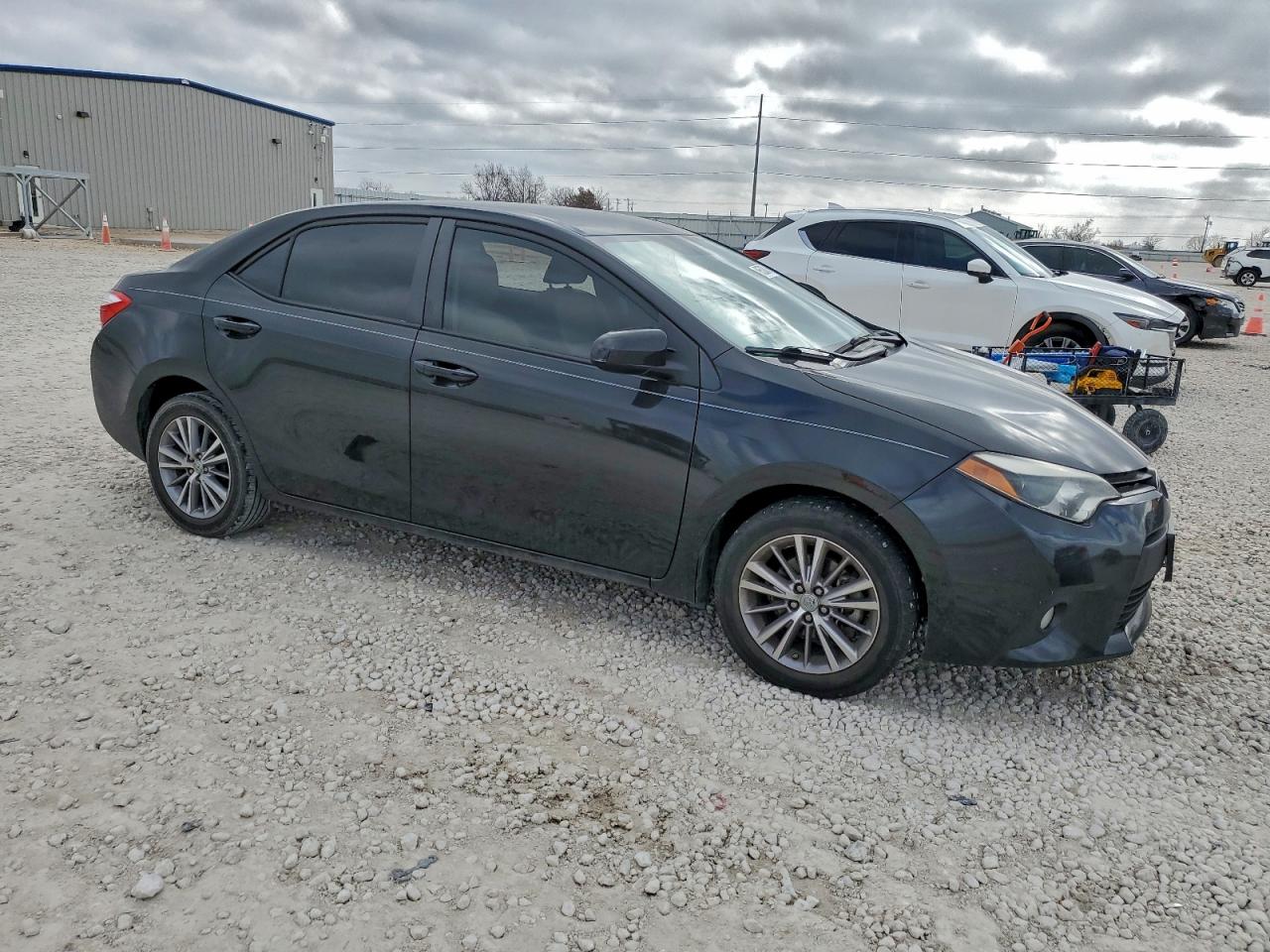2014 TOYOTA COROLLA L photo 4