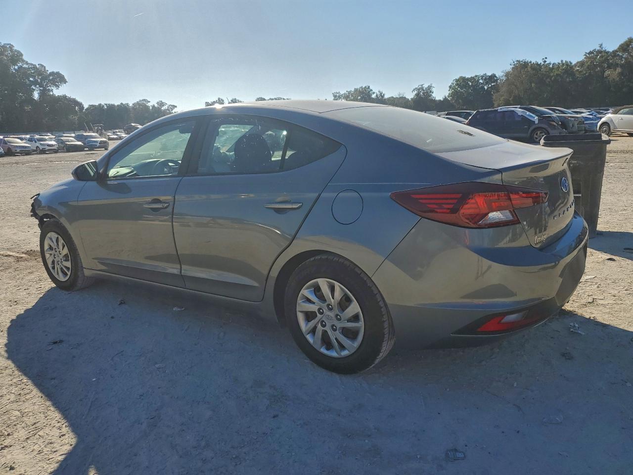 2019 HYUNDAI ELANTRA SE photo 4