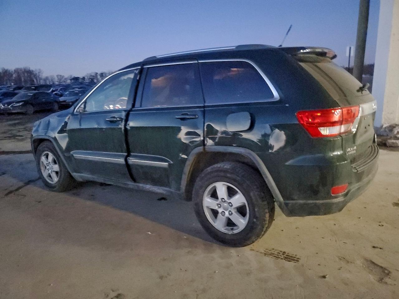 2011 JEEP GRAND CHEROKEE LAREDO photo 5