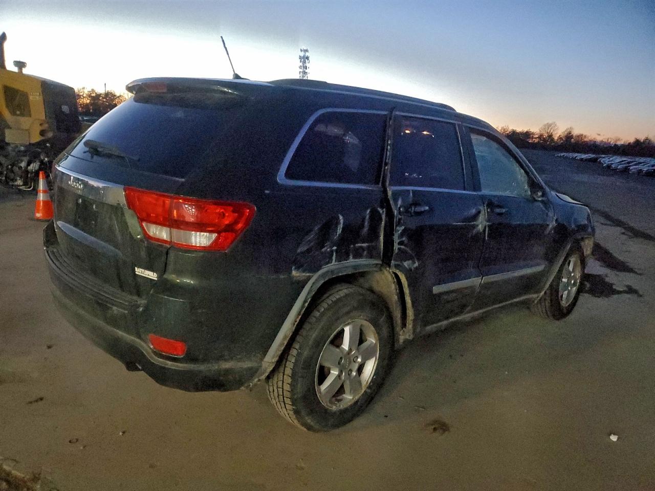 2011 JEEP GRAND CHEROKEE LAREDO photo 9