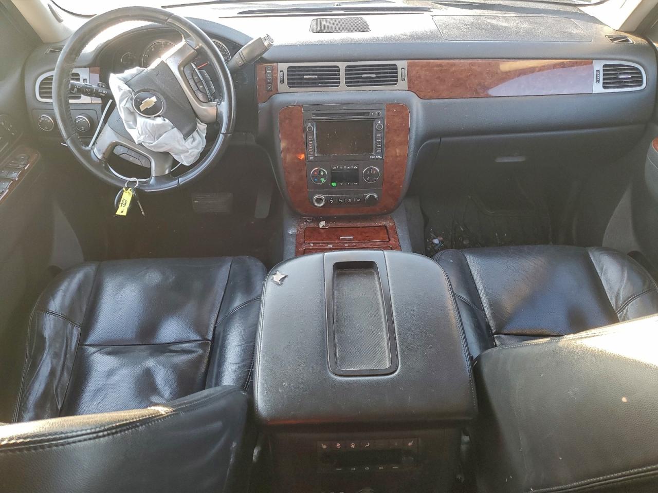 2010 CHEVROLET SUBURBAN K1500 LTZ photo 15