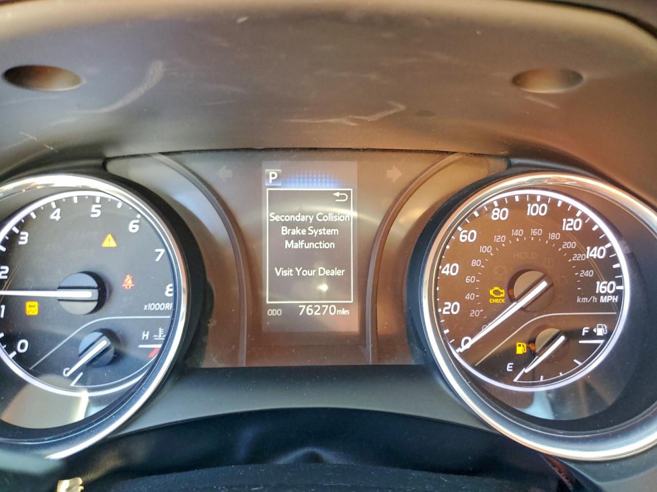 2018 TOYOTA CAMRY SE photo 17