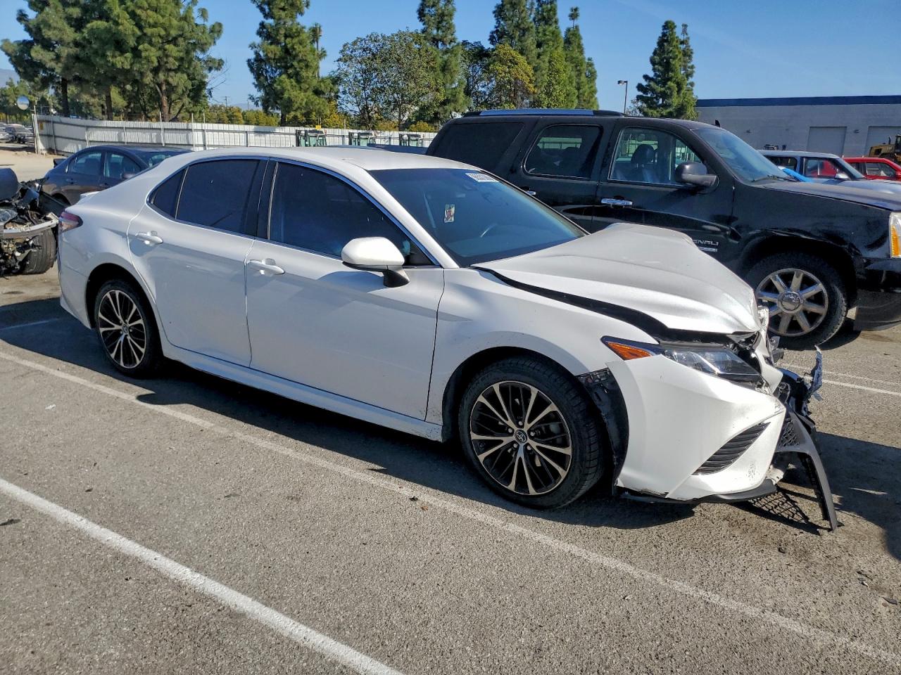 2018 TOYOTA CAMRY SE photo 7