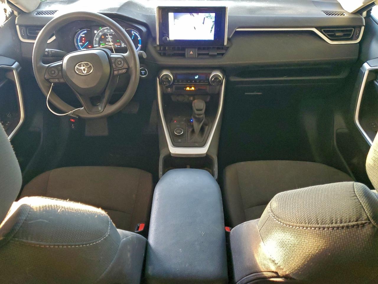 2025 TOYOTA RAV4 XLE photo 15