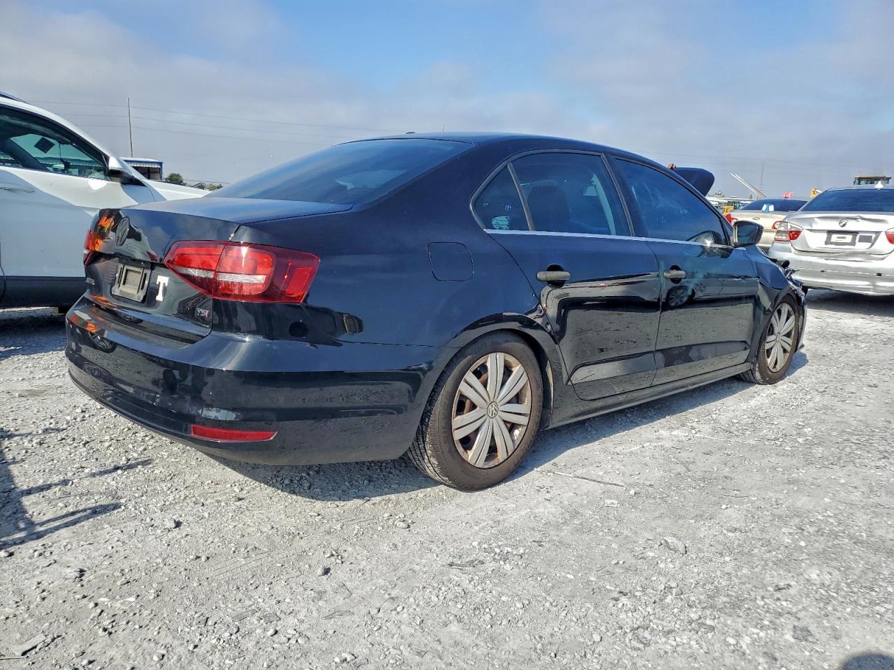 2017 VOLKSWAGEN JETTA S photo 5