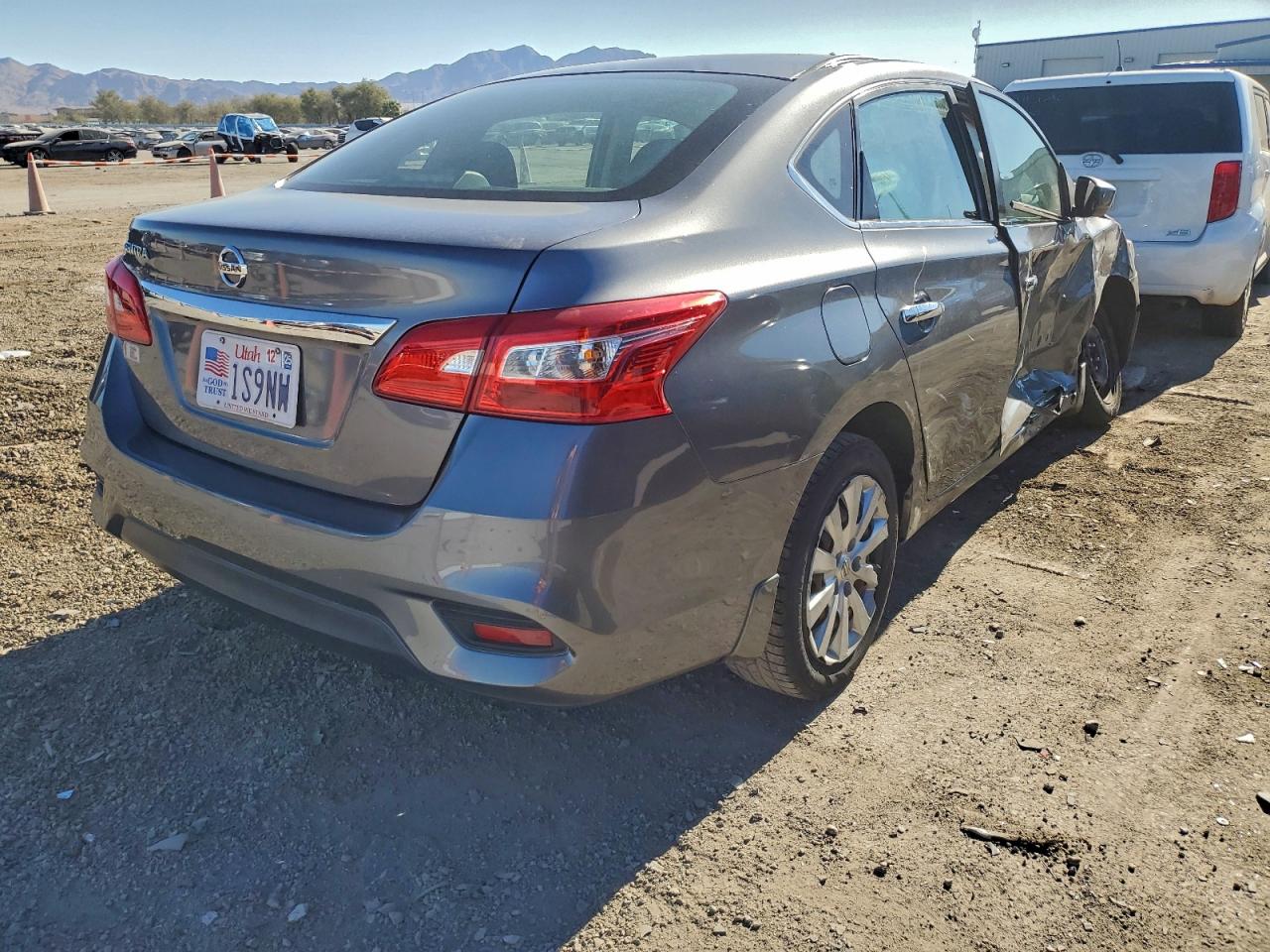 2019 NISSAN SENTRA S photo 5