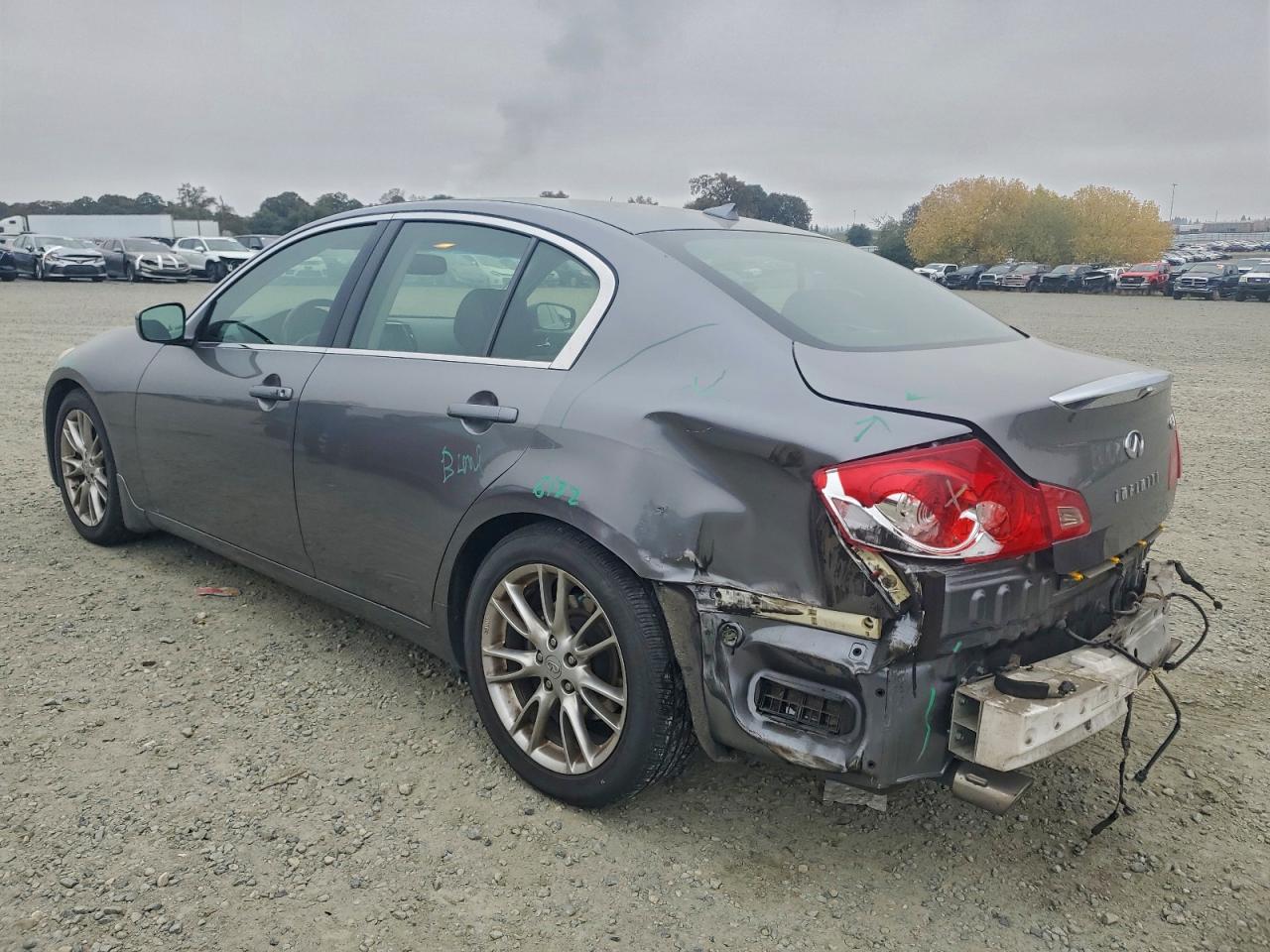 2013 INFINITI G37 BASE photo 2