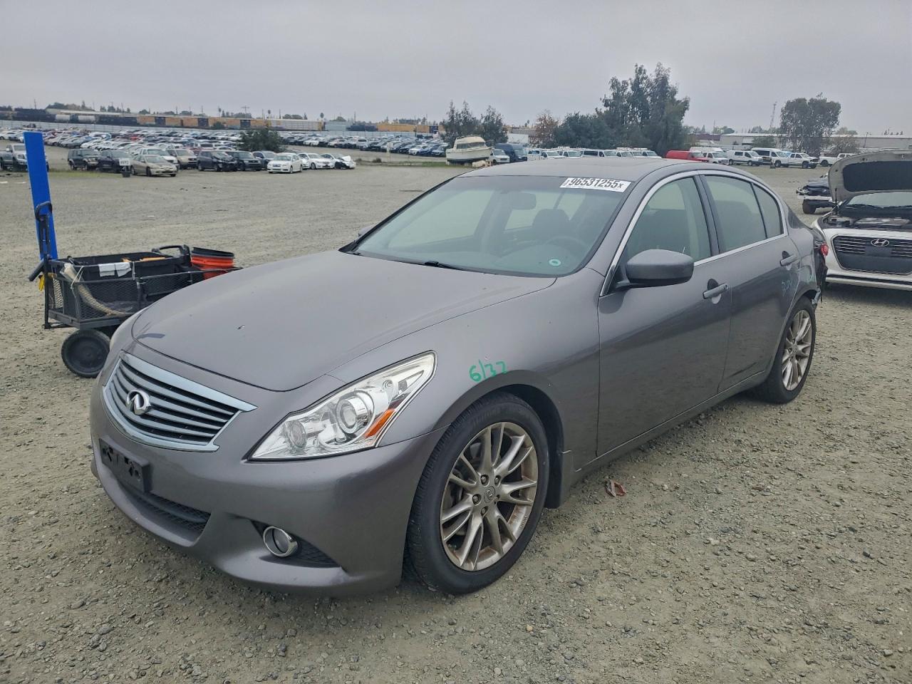 2013 INFINITI G37